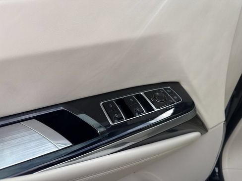 Used 2025 Cadillac Escalade Sport Platinum AWD/4WD image 19