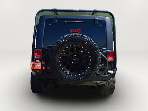 Used 2012 Jeep Wrangler Unlimited Sahara w/ Connectivity Group AWD/4WD image 7