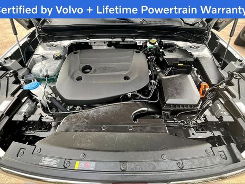 Certified 2025 Volvo XC40 B5 Core image 12