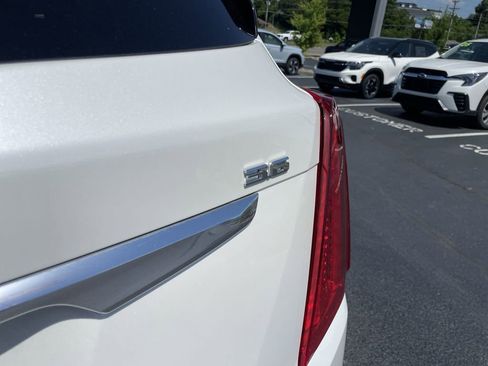 Used 2019 Cadillac XT5 Luxury AWD/4WD image 6