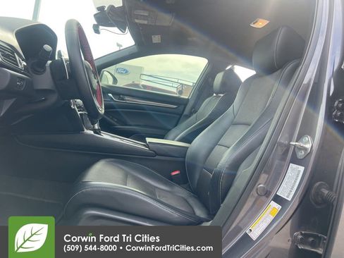 Used 2018 Honda Accord Sport image 2