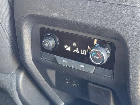 Used 2024 Chevrolet Traverse LT AWD/4WD image 11