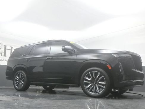 Used 2024 Cadillac Escalade Sport AWD/4WD image 2