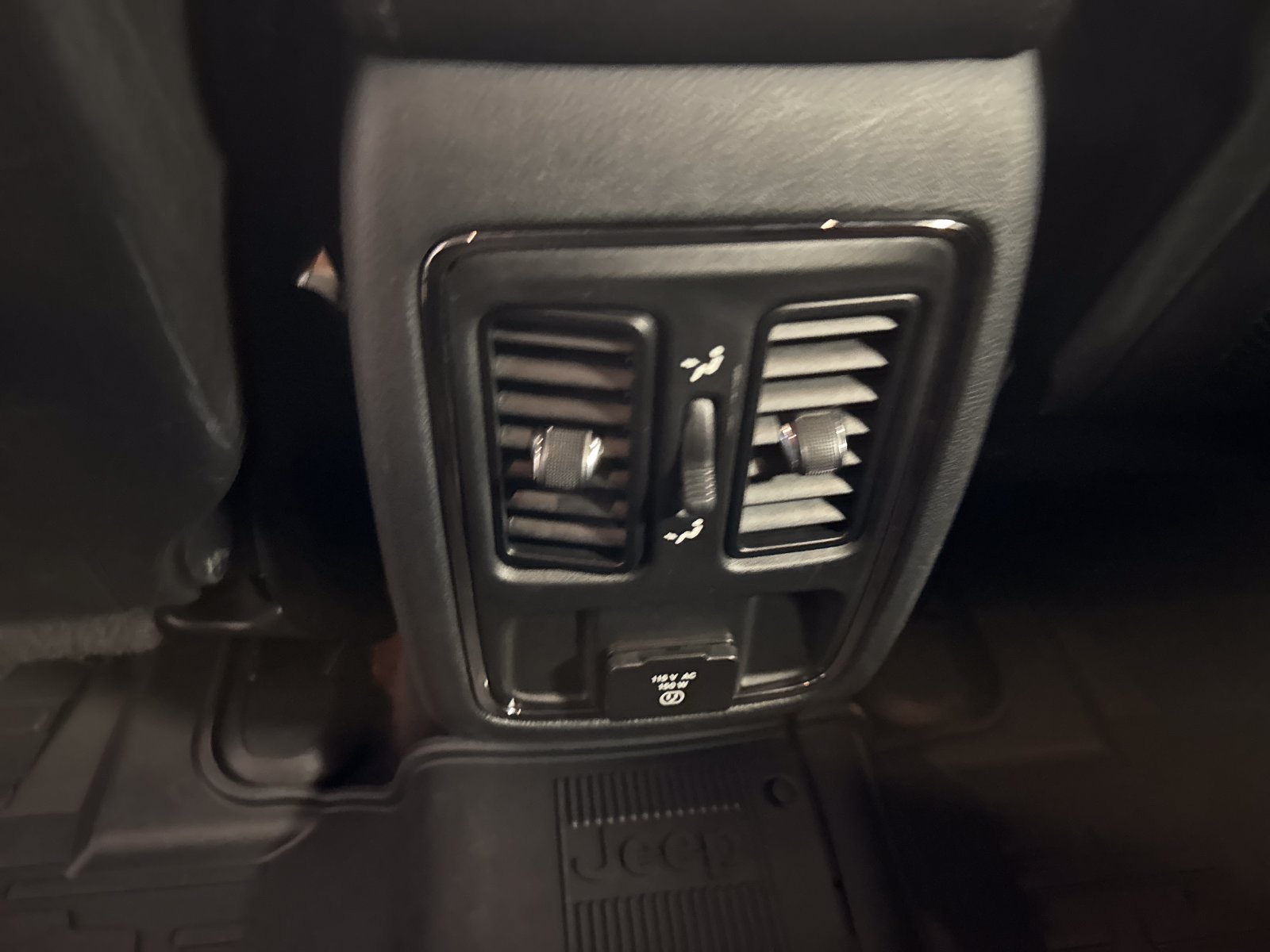 Used 2018 Jeep Grand Cherokee Altitude AWD/4WD image 21