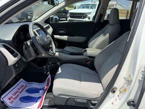 Used 2019 Honda HR-V EX image 9