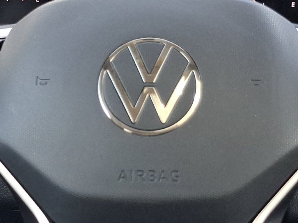 Used 2025 Volkswagen Jetta SE FWD image 11