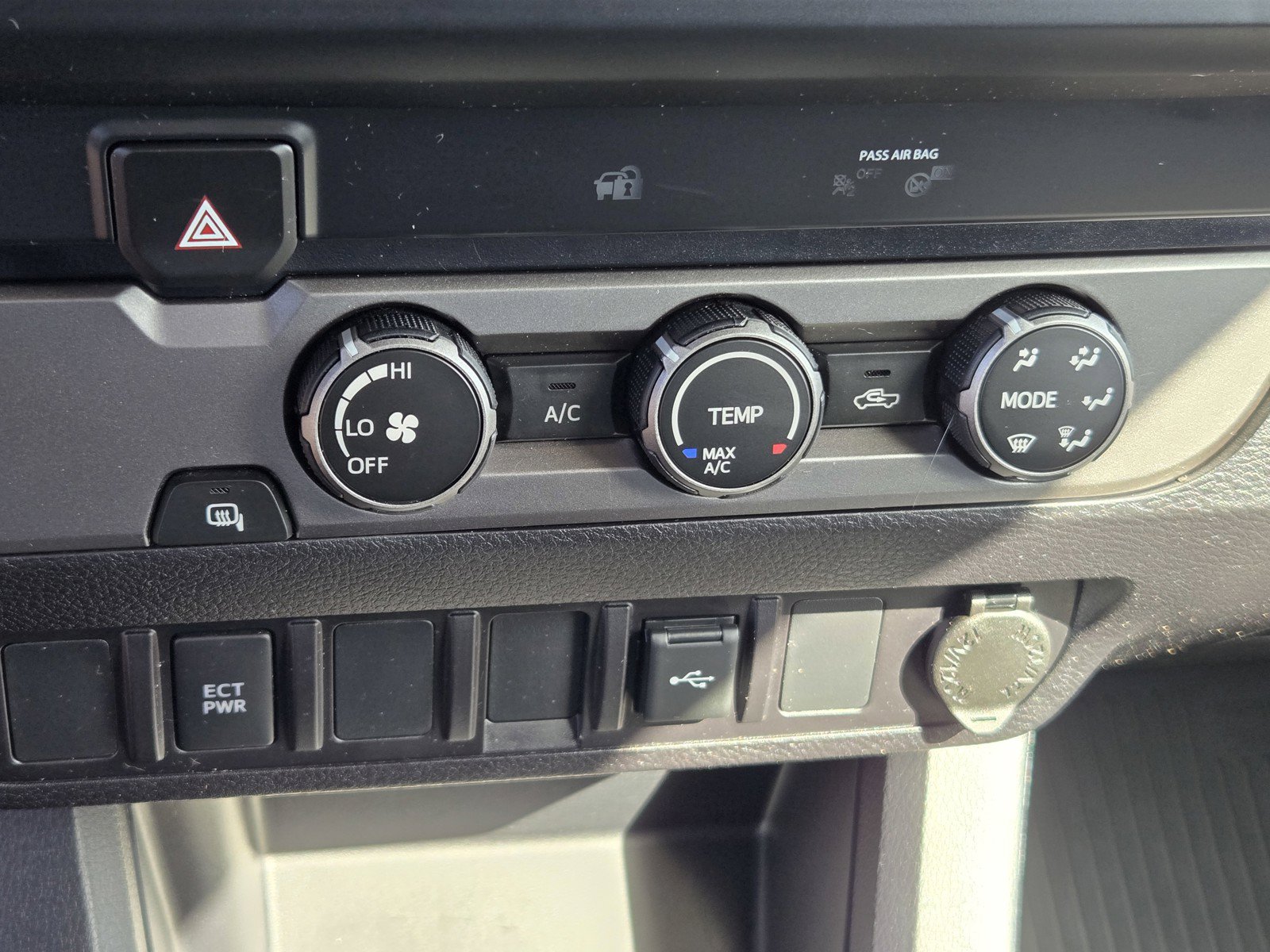 Used 2021 Toyota Tacoma SR w/ SR Convenience Package RWD image 19