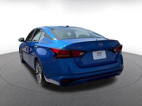 Used 2025 Nissan Altima 2.5 SV FWD image 9
