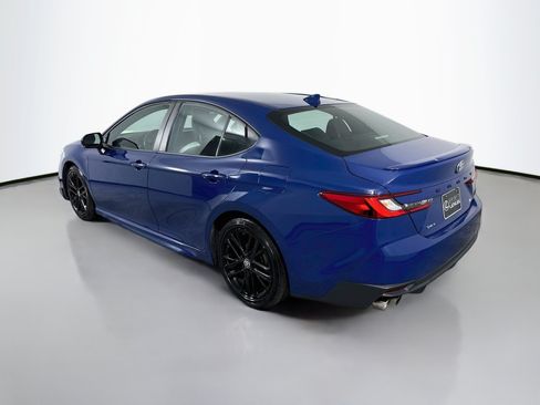Used 2025 Toyota Camry SE FWD image 5