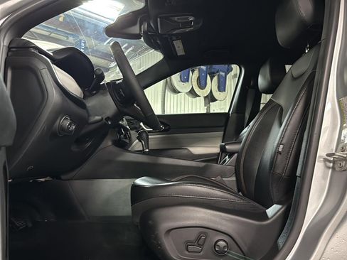 Used 2024 Jeep Compass Limited image 12