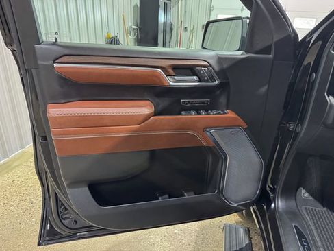 Used 2024 GMC Sierra 1500 Denali Ultimate AWD/4WD image 9
