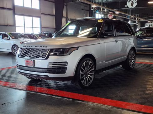 Used 2018 Land Rover Range Rover Supercharged AWD/4WD image 3