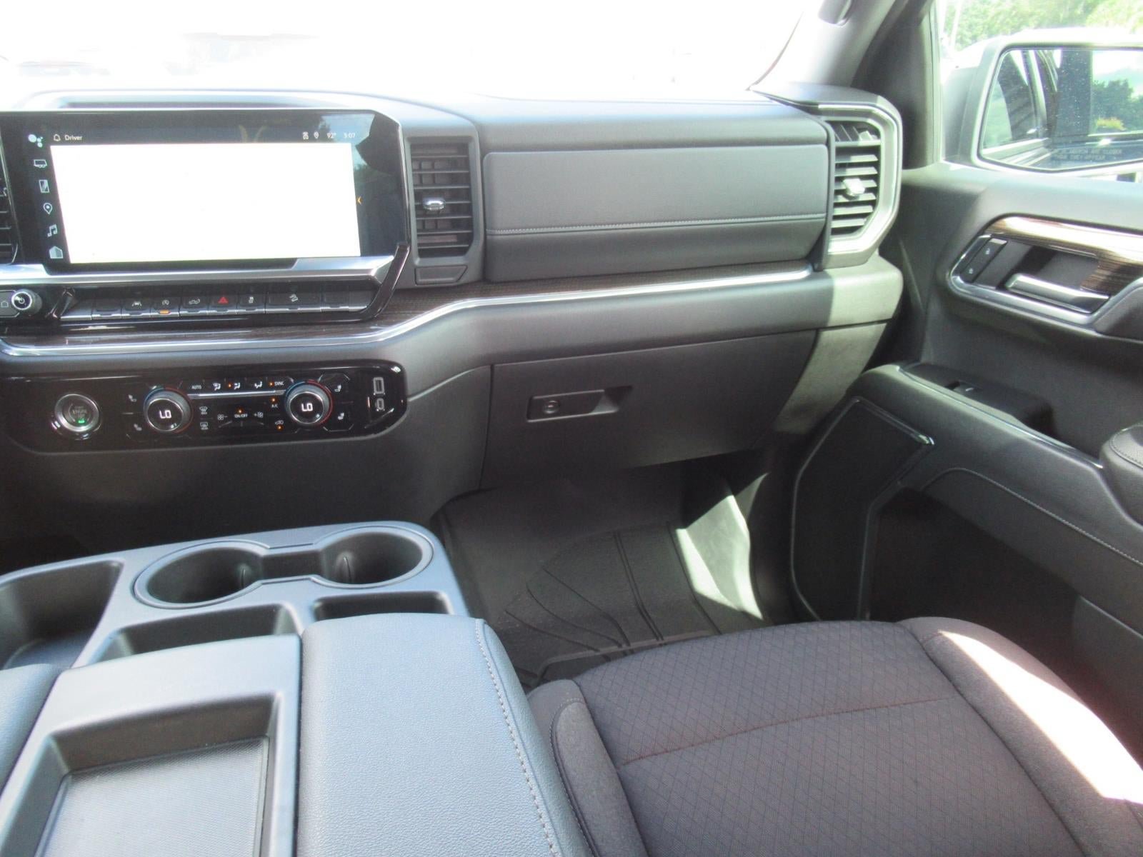 Used 2024 Chevrolet Silverado 1500 LT w/ Z71 Off-Road Package AWD/4WD image 15