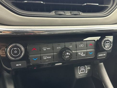 Used 2022 Jeep Compass Limited w/ Elite Group image 20