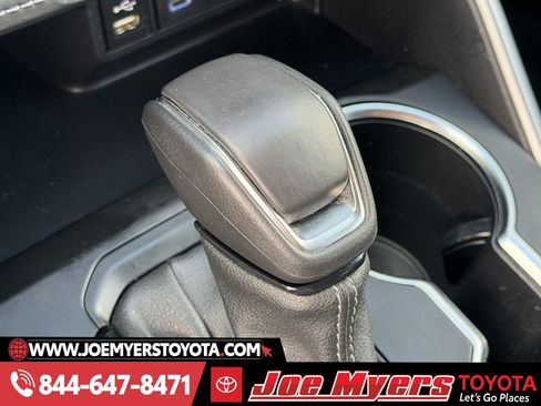 Used 2022 Toyota Highlander LE image 20