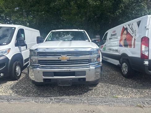 Used 2017 Chevrolet Silverado 3500 W/T w/ WT Convenience Package AWD/4WD image 2