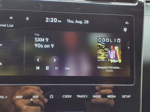 Used 2023 Hyundai Santa Cruz SEL Premium image 17