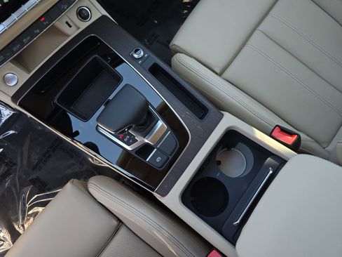 Used 2024 Audi Q5 2.0T Prestige w/ Prestige Package image 25