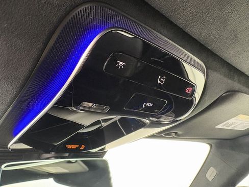 Used 2022 Mercedes-Benz SL 55 AMG 4MATIC w/ Driver Assistance Package image 27