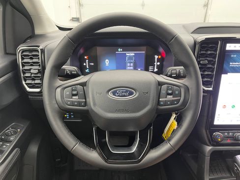 Used 2024 Ford Ranger XLT w/ FX4 Off-Road Package AWD/4WD image 18