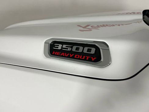 Used 2025 RAM 3500 Laramie image 36