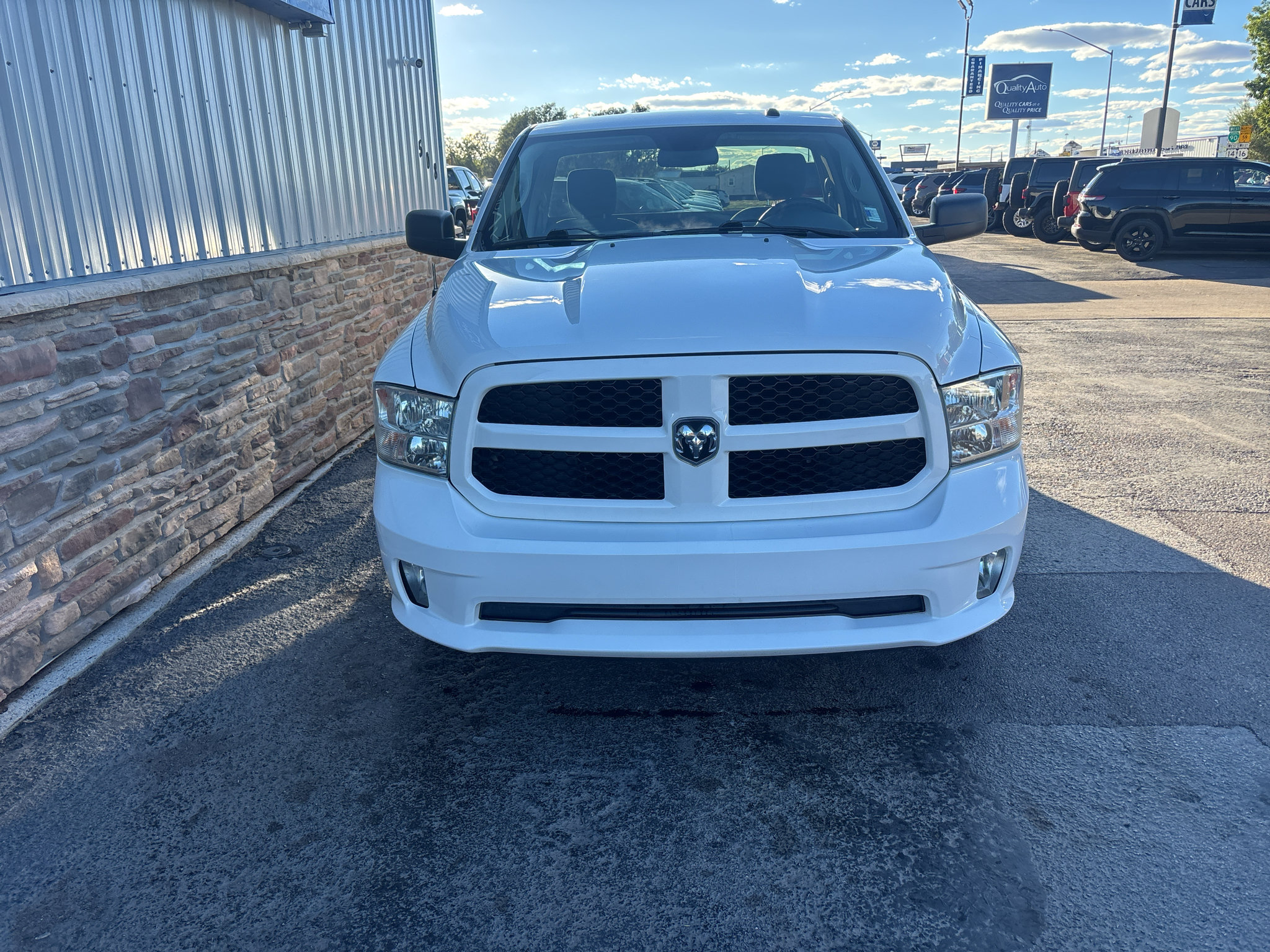 Used 2018 RAM 1500 Express RWD image 3