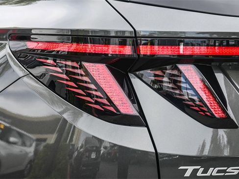 Certified 2025 Hyundai Tucson Limited image 9