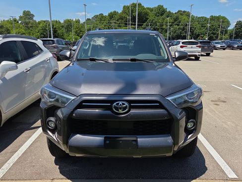 Used 2023 Toyota 4Runner SR5 AWD/4WD image 3