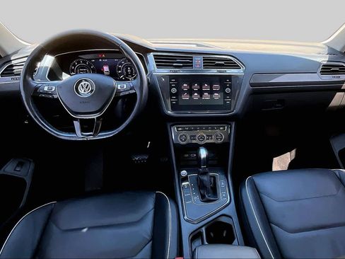 Used 2018 Volkswagen Tiguan SEL Premium FWD image 18