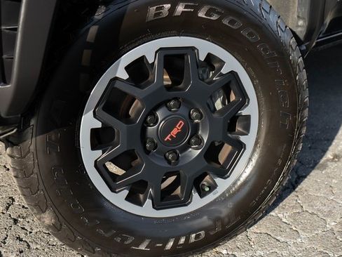 Used 2024 Toyota Tacoma TRD Off-Road image 2