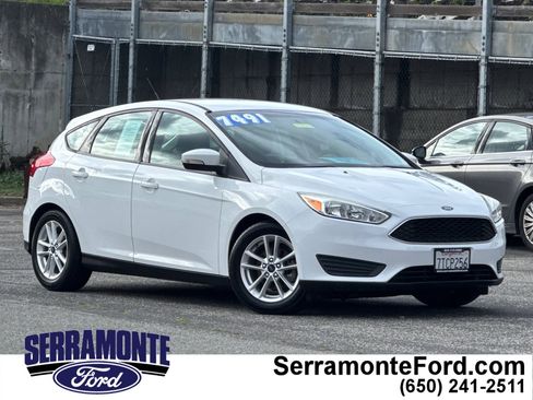 Used 2016 Ford Focus SE image 1