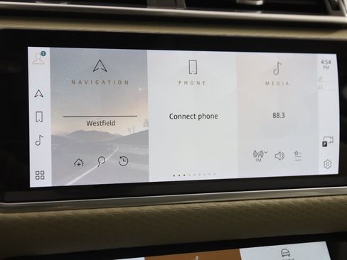 Used 2021 Land Rover Range Rover Velar R-Dynamic S image 32