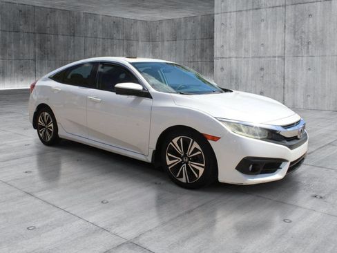Used 2016 Honda Civic EX-T image 9