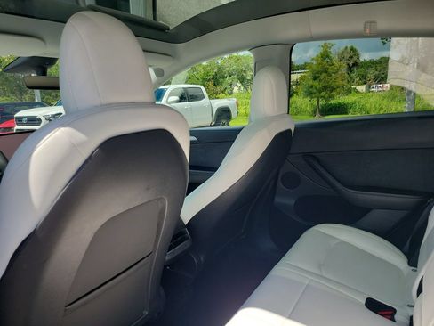 Used 2023 Tesla Model Y Long Range AWD/4WD image 24