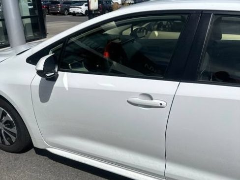 Used 2022 Toyota Corolla LE FWD image 18
