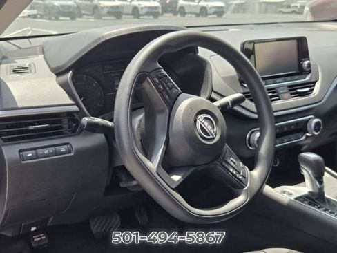 Used 2024 Nissan Altima 2.5 S FWD image 8