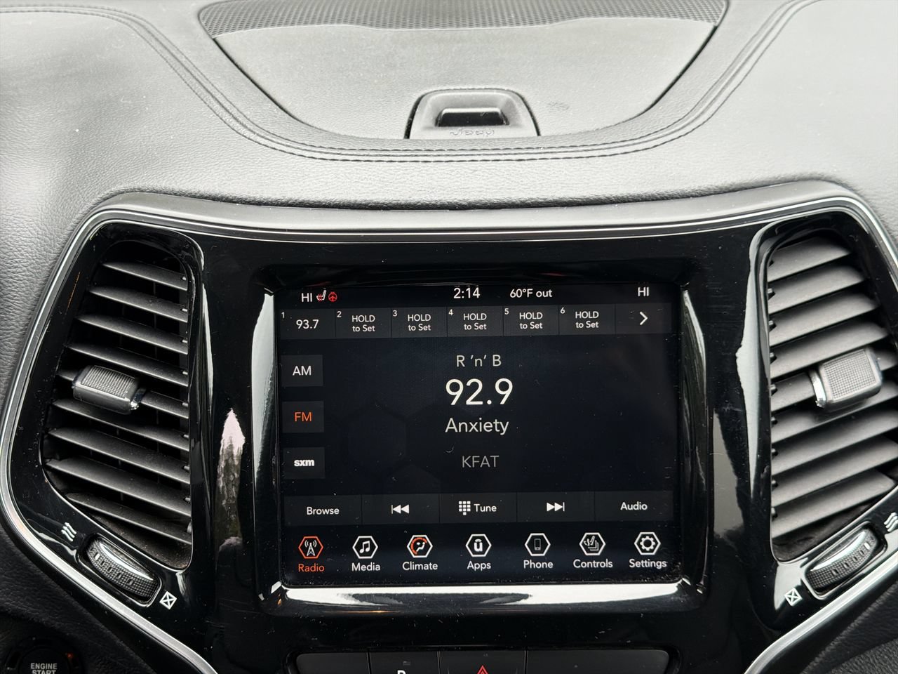 Used 2020 Jeep Cherokee Limited FWD image 14