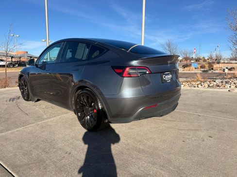 Used 2023 Tesla Model Y Performance image 5