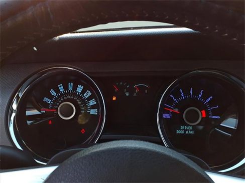 Used 2013 Ford Mustang V6 image 13