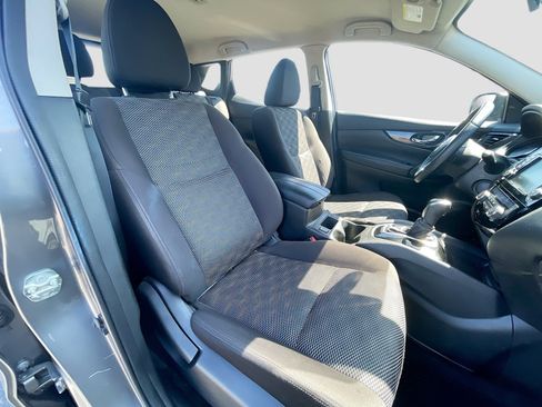 Used 2020 Nissan Rogue Sport SV w/ All-Weather Package FWD image 16
