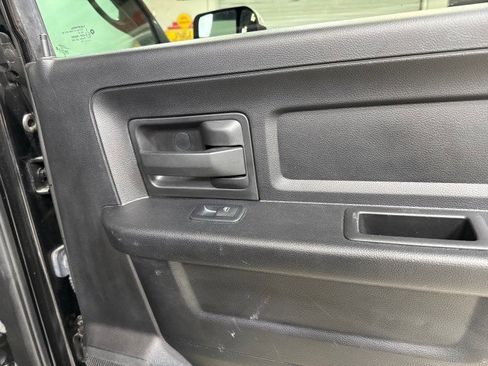 Used 2018 RAM 2500 Tradesman w/ Chrome Appearance Group image 64