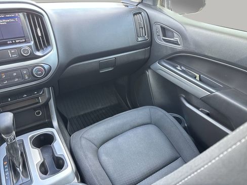 Used 2022 Chevrolet Colorado LT w/ LT Convenience Package image 15