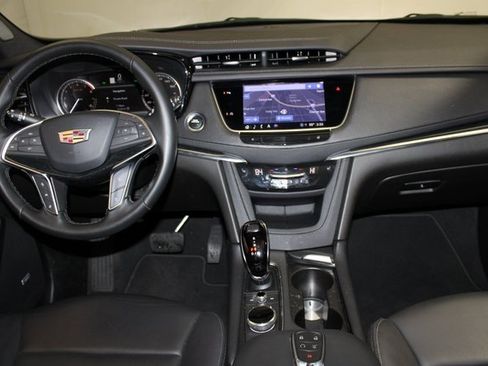 Certified 2025 Cadillac XT5 Premium Luxury image 13