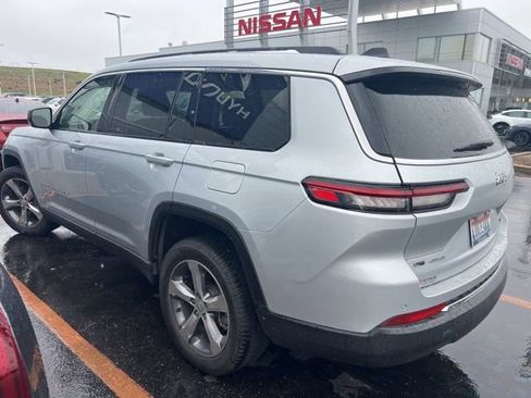 Used 2022 Jeep Grand Cherokee L Limited AWD/4WD image 2