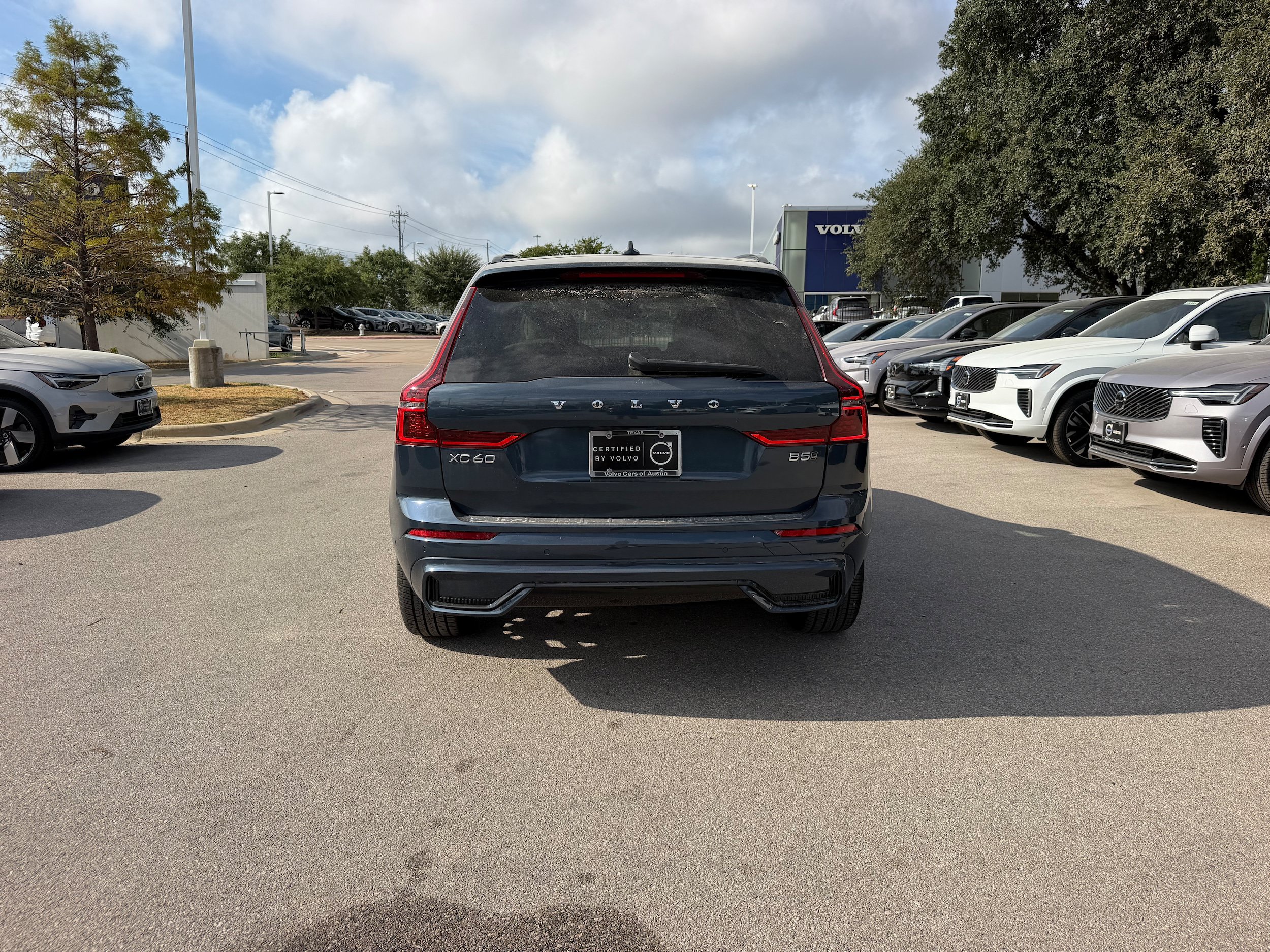 Certified 2026 Volvo XC60 B5 Ultra w/ Protection Package Premier AWD/4WD image 5