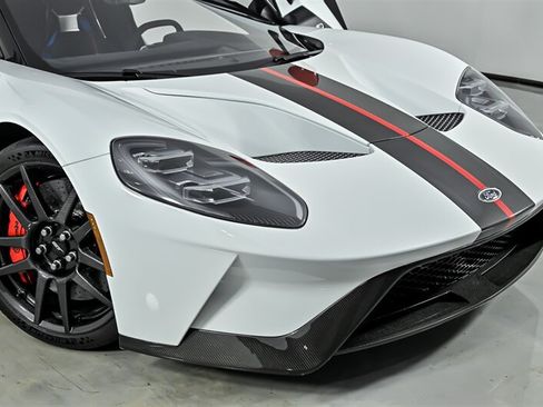 Used 2020 Ford GT Carbon Series RWD image 17