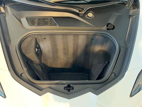 Used 2023 Chevrolet Corvette Stingray w/ Z51 Performance Package image 9