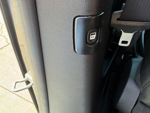 Used 2019 Dodge Grand Caravan GT FWD image 34