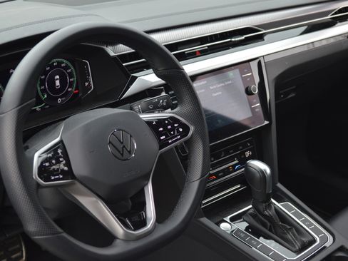 Used 2023 Volkswagen Arteon SEL image 24