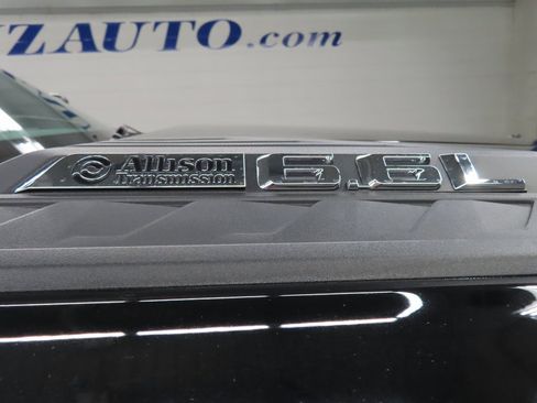 Used 2024 Chevrolet Silverado 2500 ZR2 w/ Technology Package image 60